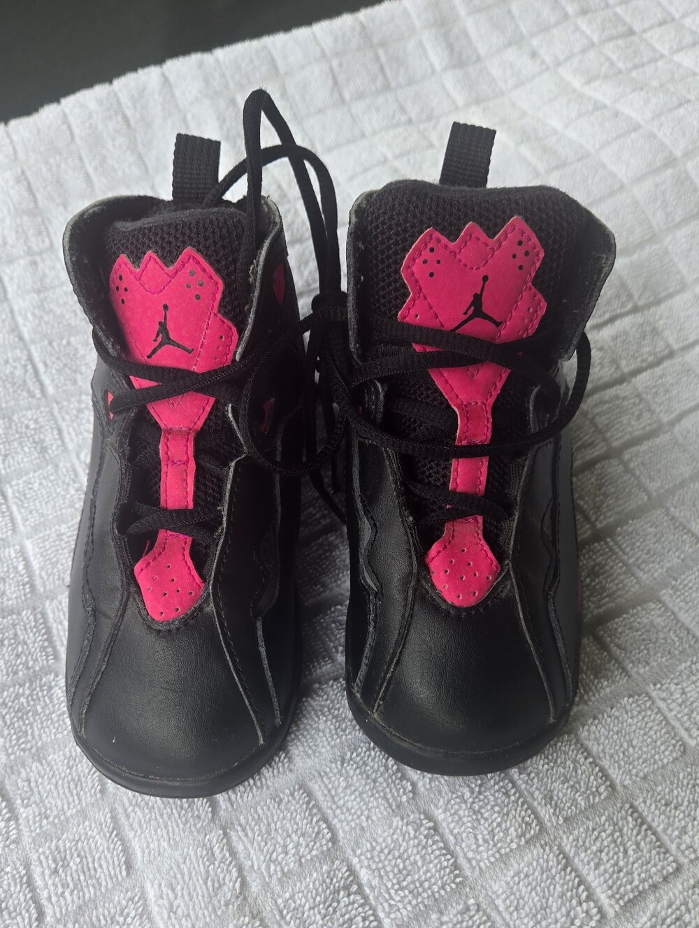 Jordan Kids Black & Hot Pink‎ High-Top Sneakers Excellente Conditions